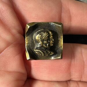 Vintage Gold Tone Cameo Cufflink Engraved PAT 2974381
